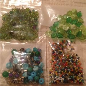 🌲Green Glass, Jade Vintage Glass Flowers Leaves🌲